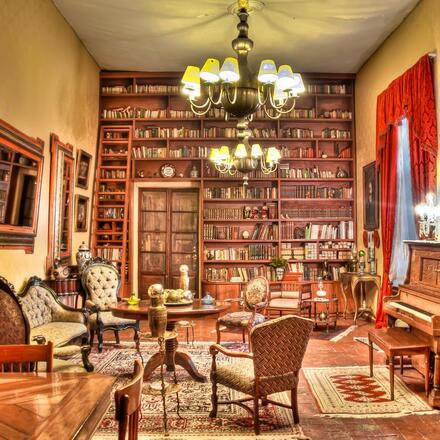 Hotel library