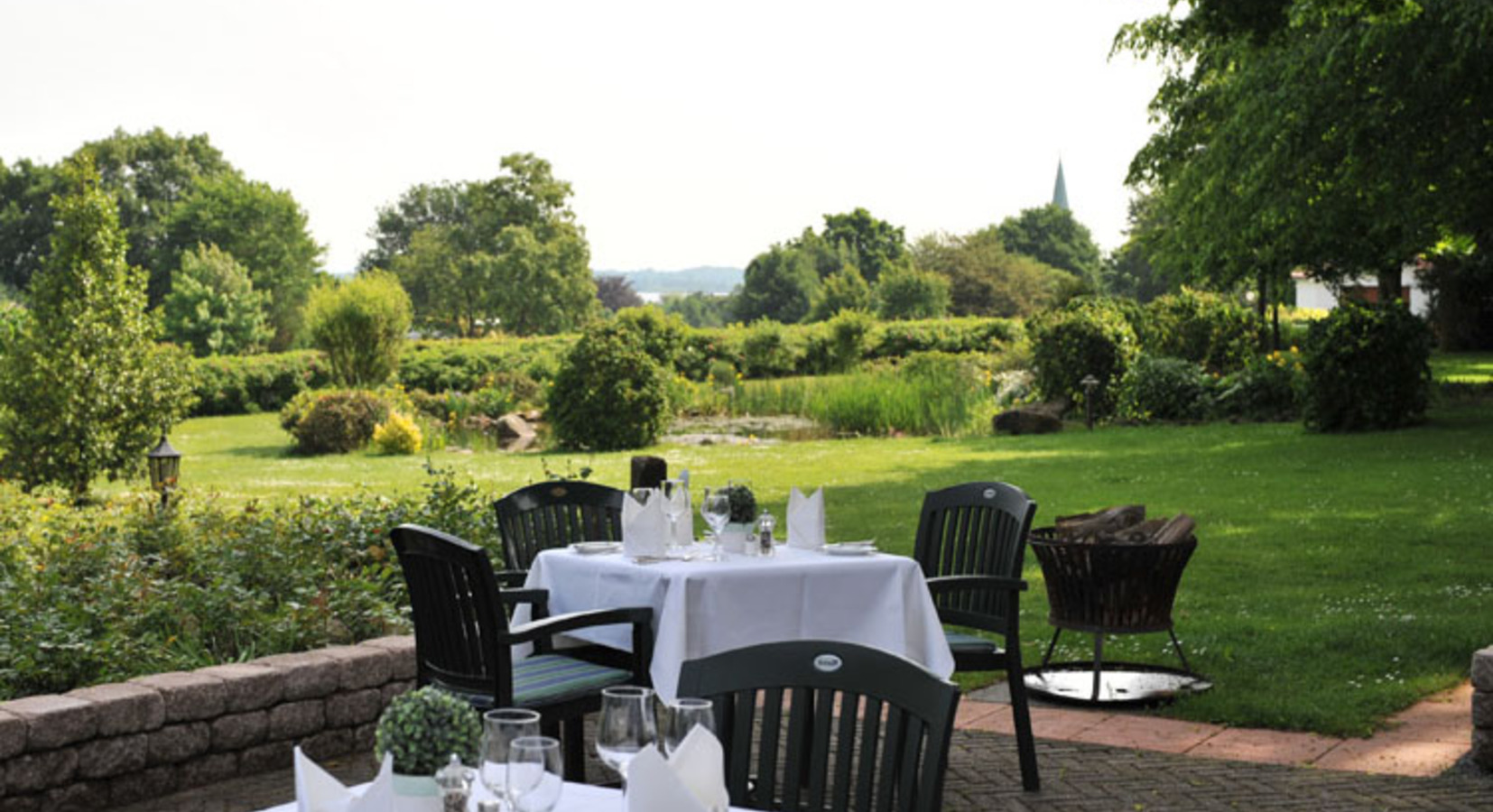 Al Fresco Dining