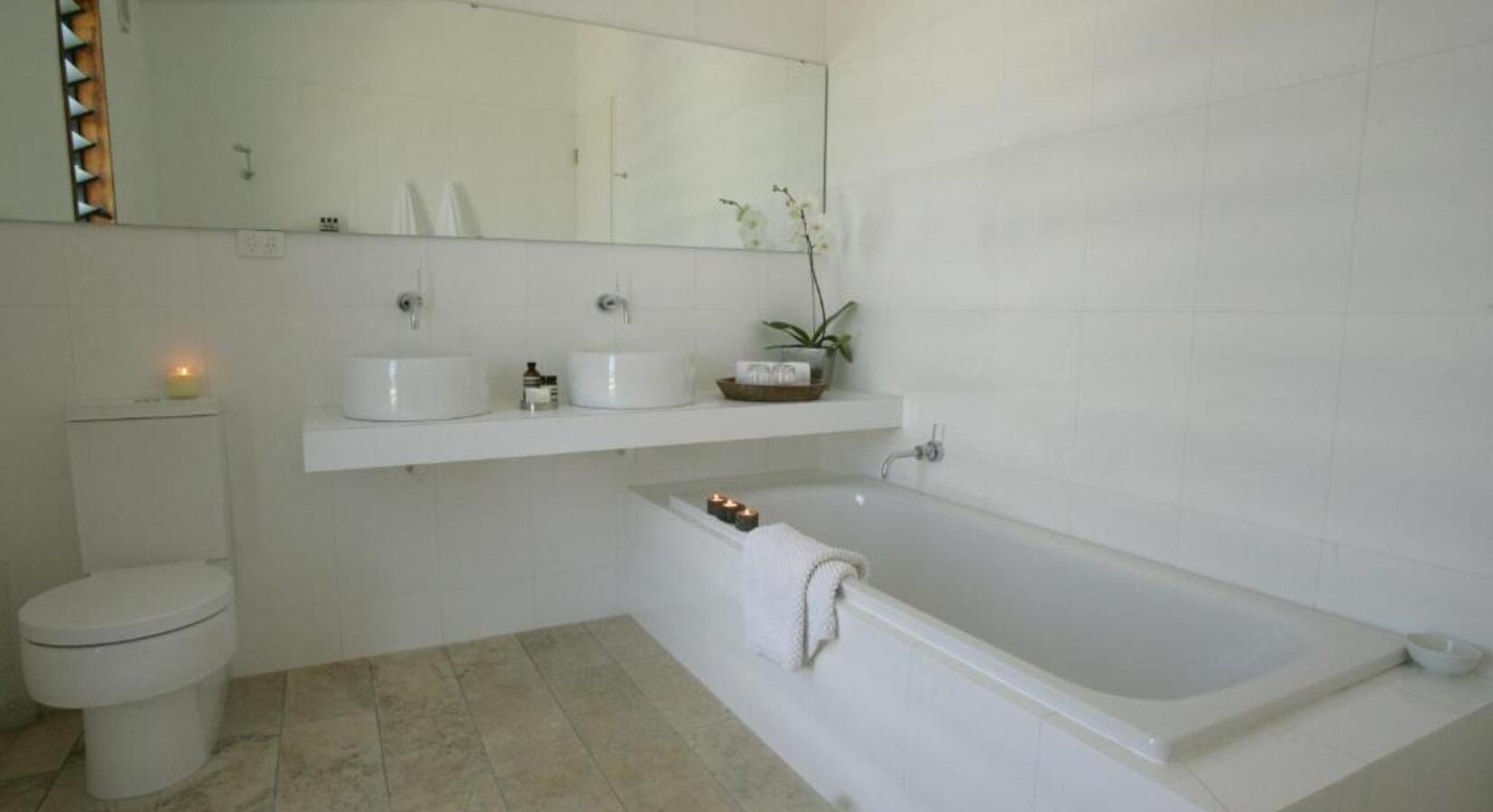 Bathroom with Tub