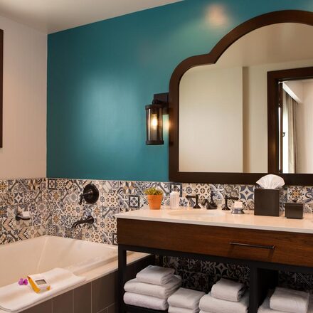 Waterfront Suite Bathroom