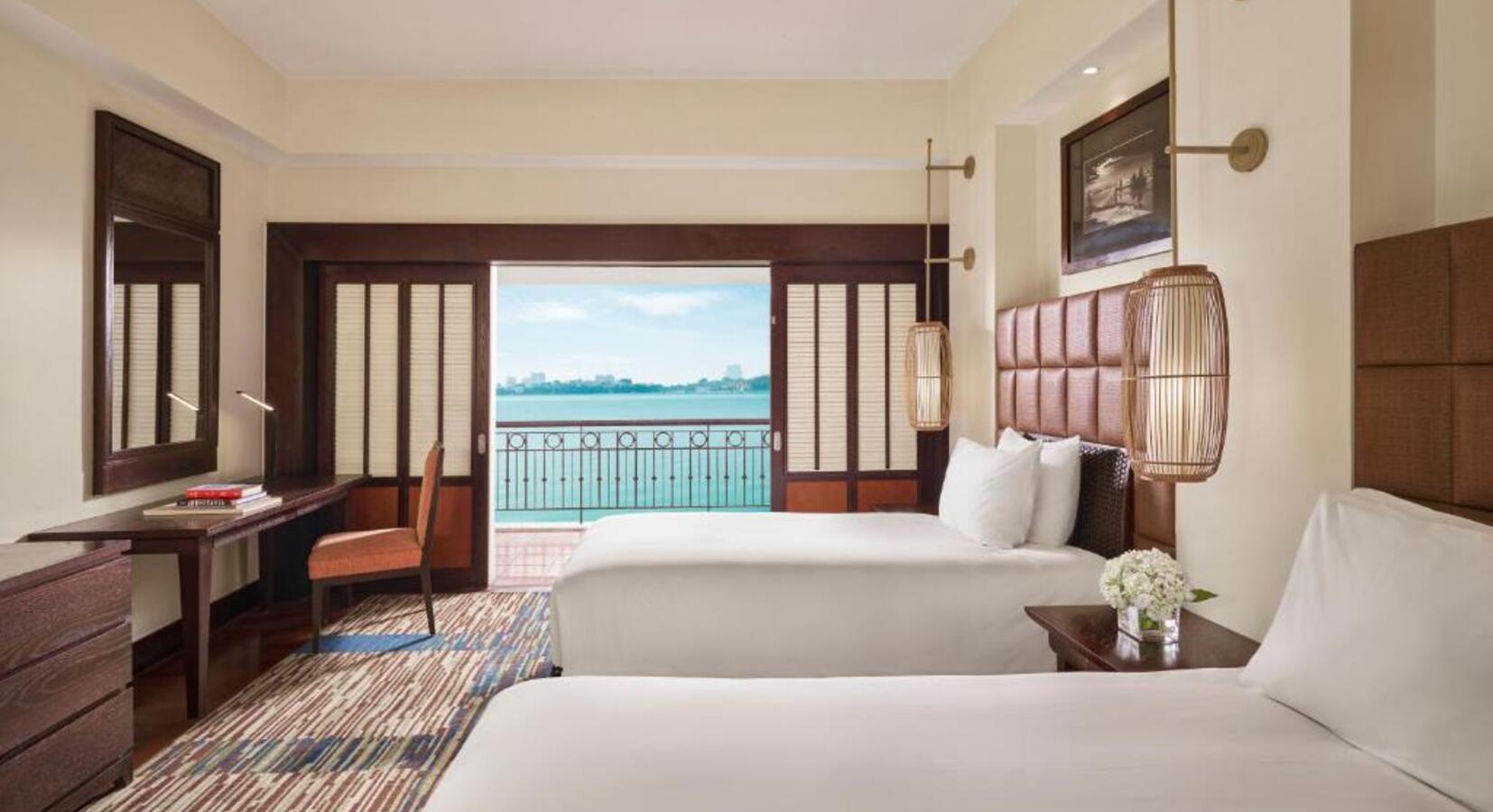 Twin Room Overwater Lake View