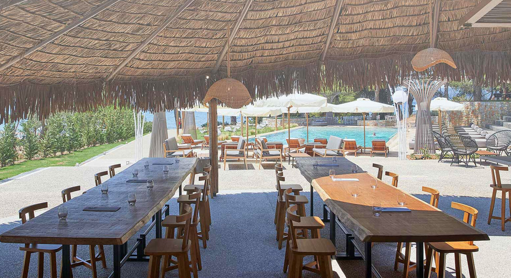 Beach bar and dining