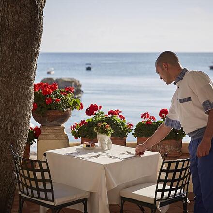 Terrace dining 