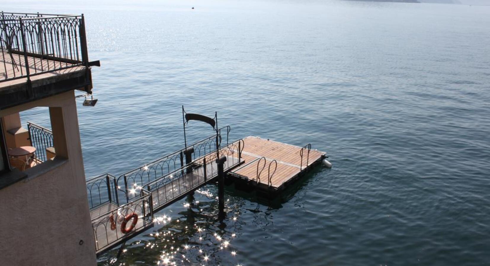 Swimming platform