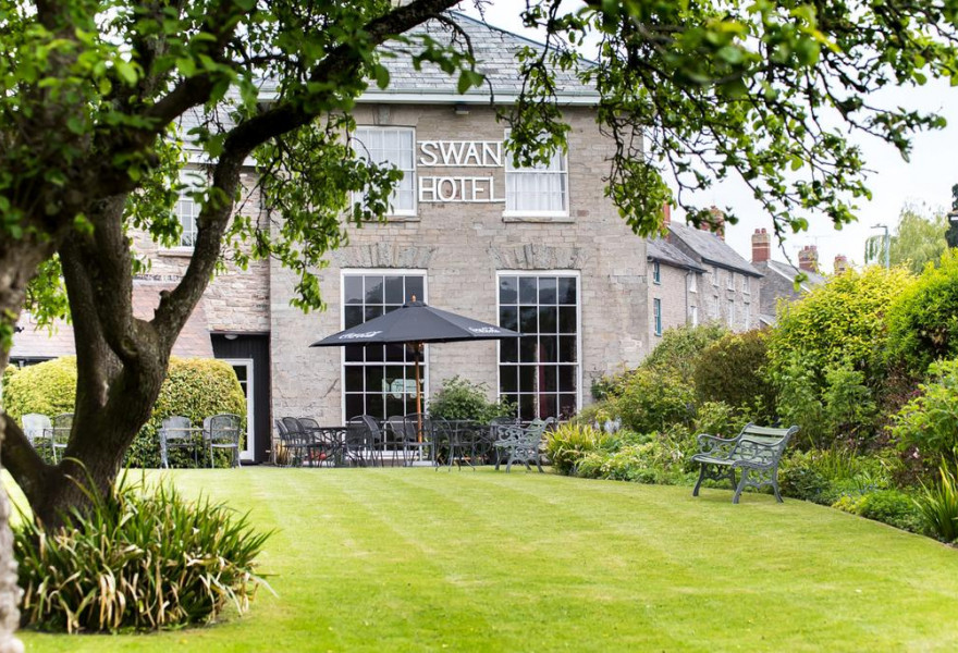 The Swan at Hay