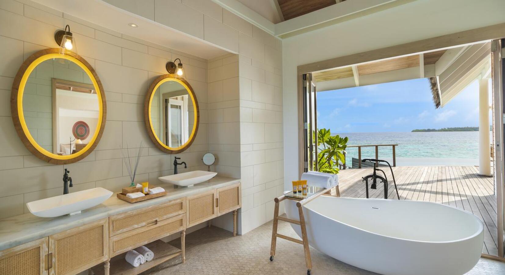 Water villa bathroom 