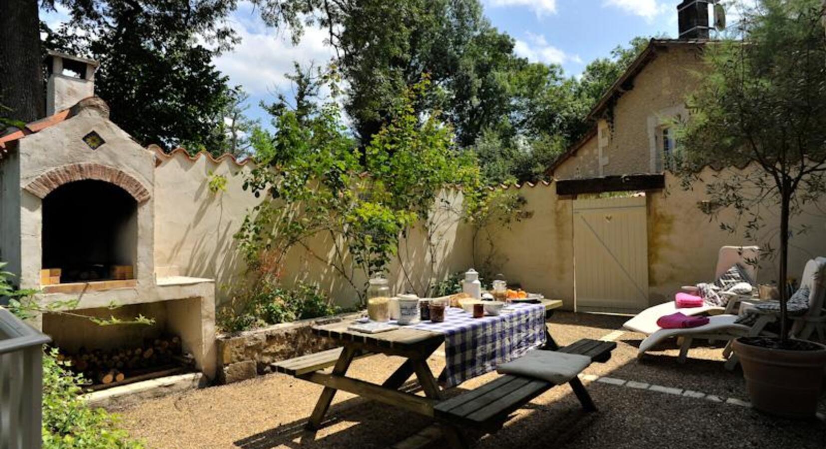 Al fresco dining