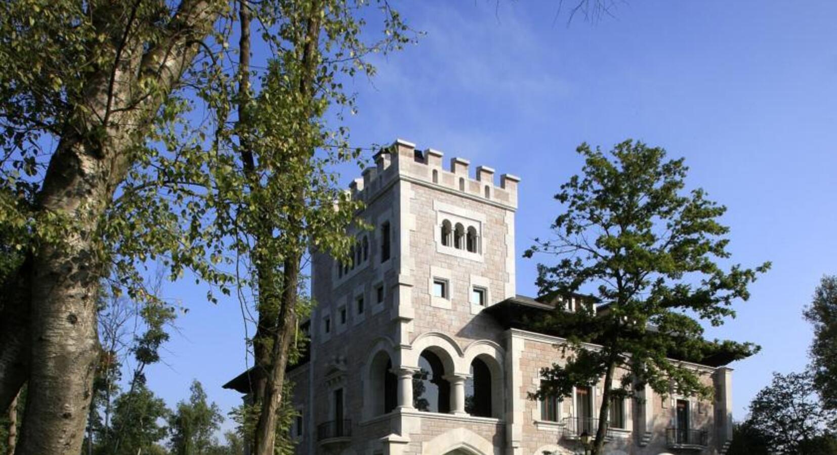 Photo of Hotel Castillo del Bosque la Zoreda