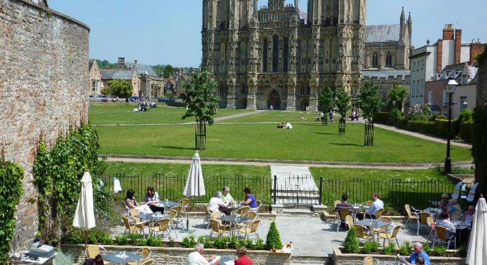 Al Fresco Dining