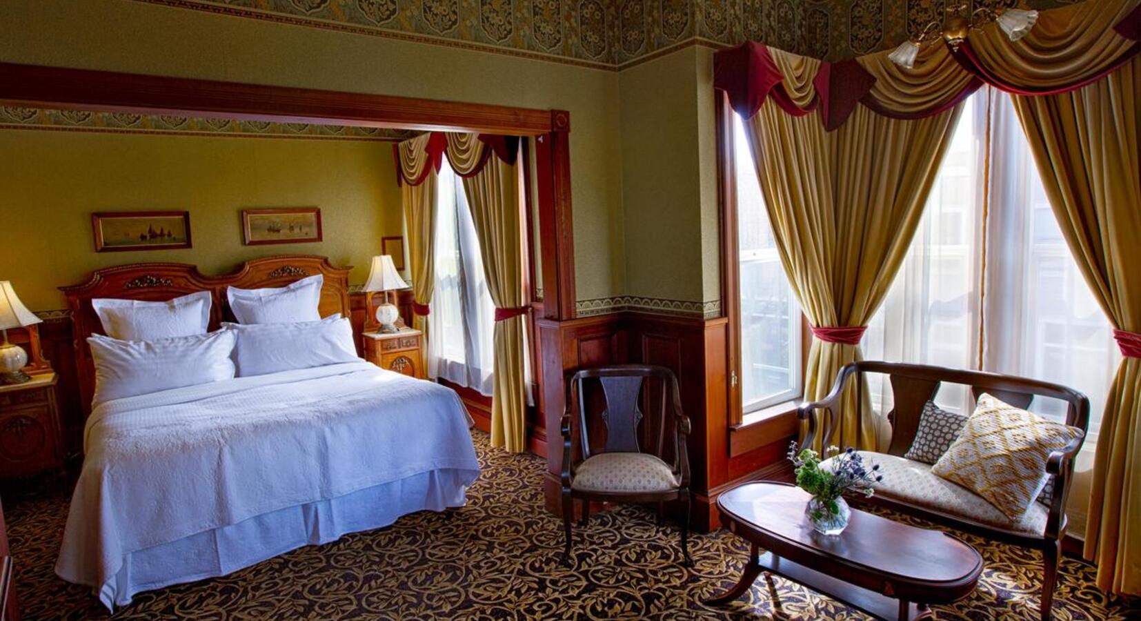 Deluxe King Room