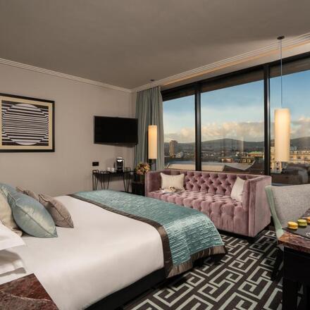 Signature View Room