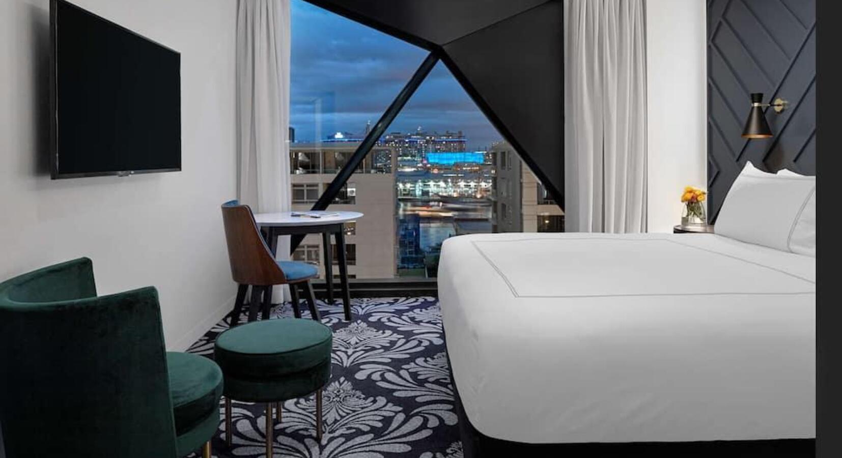 King Waratah Premium Room 