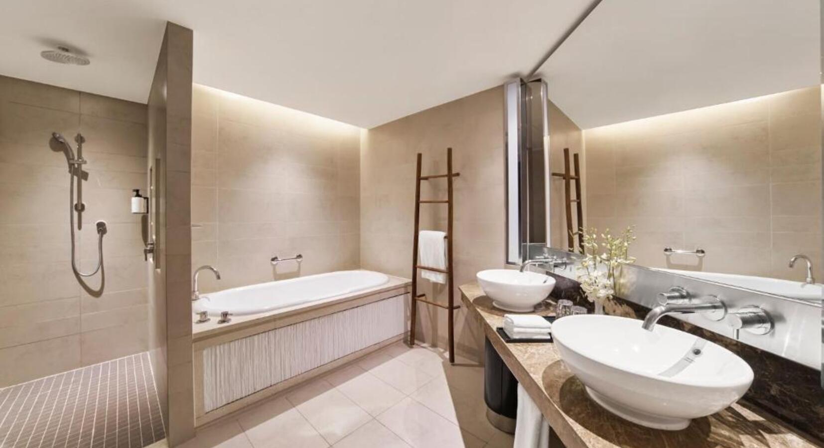 Luxury Bathroom 