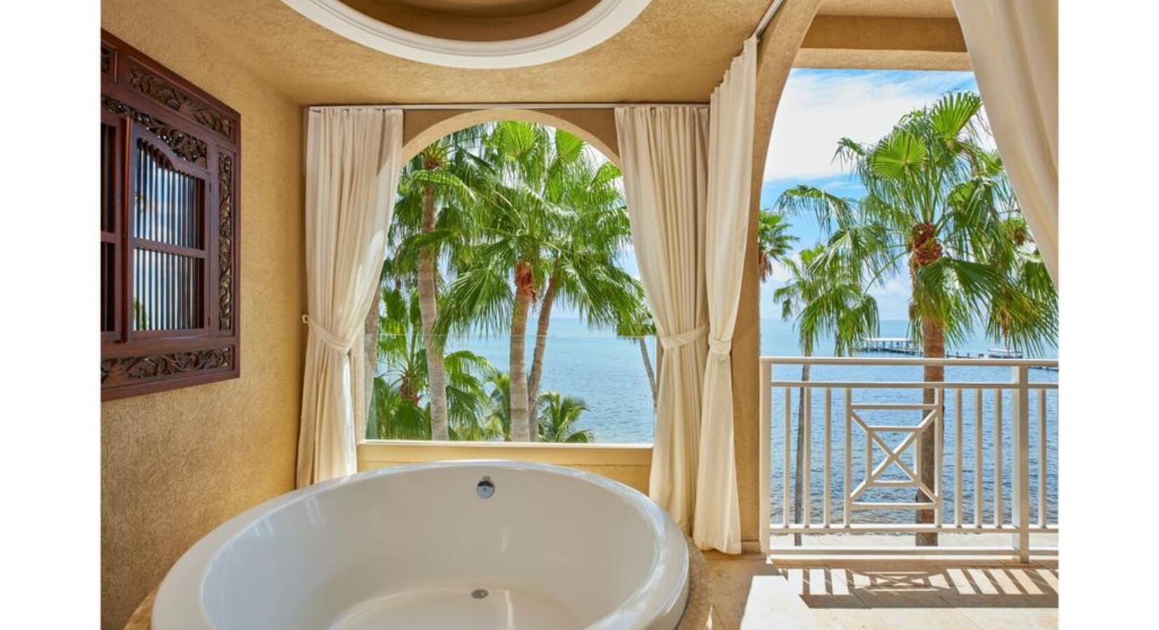 Balcony with outdoor tub