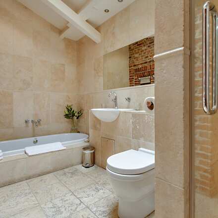 En Suite Bathroom