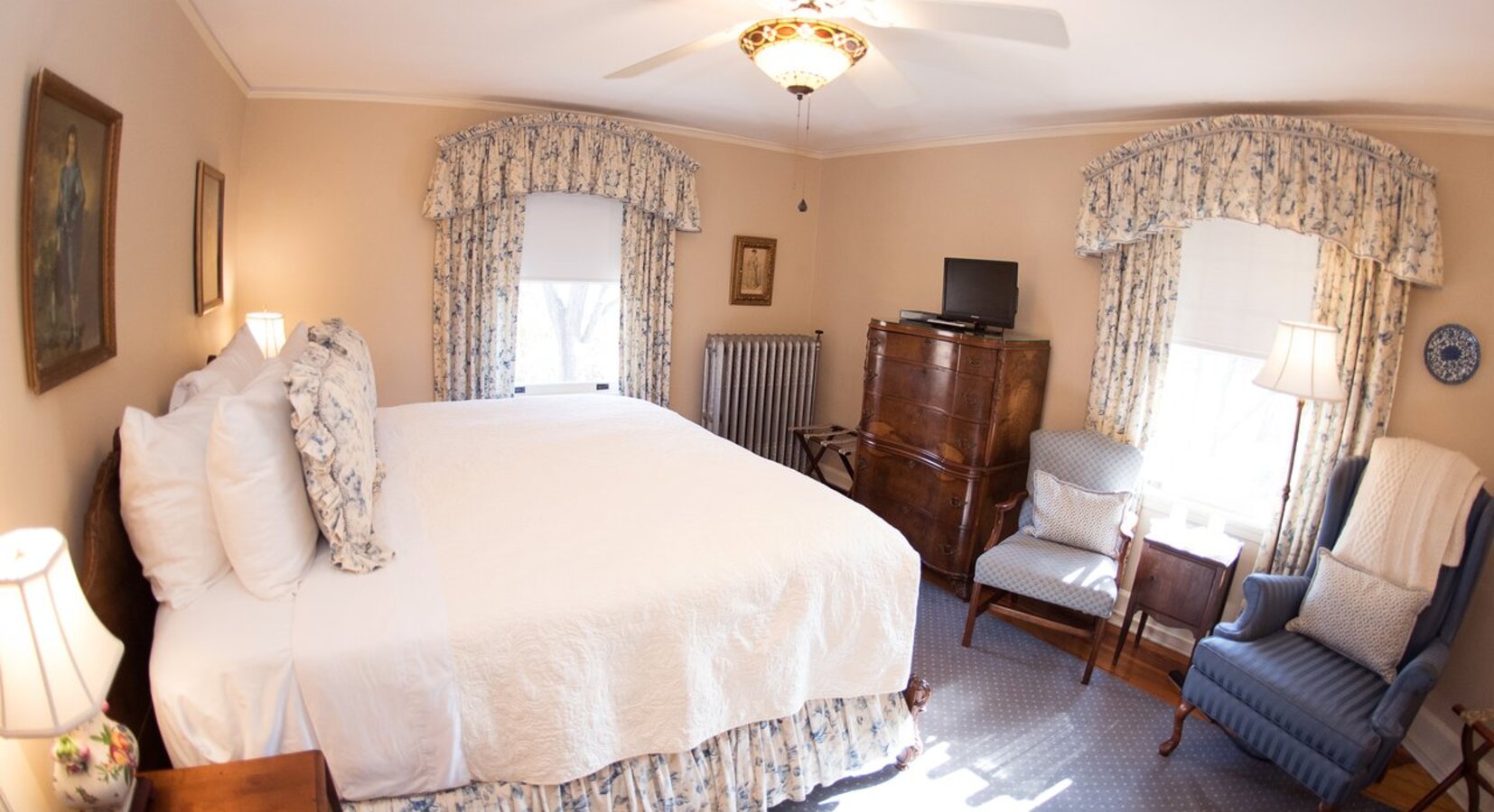 Photo of Pinecrest Bed And Breakfast