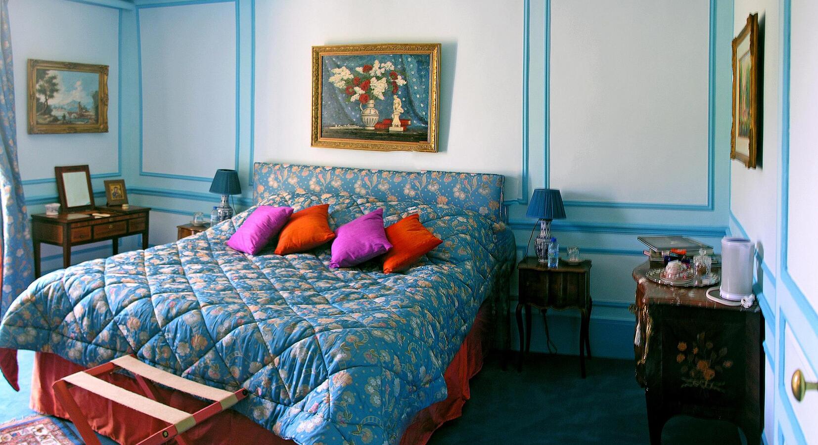 Chambre Bleue Turquoise with Rubelli fabric overlooking the garden