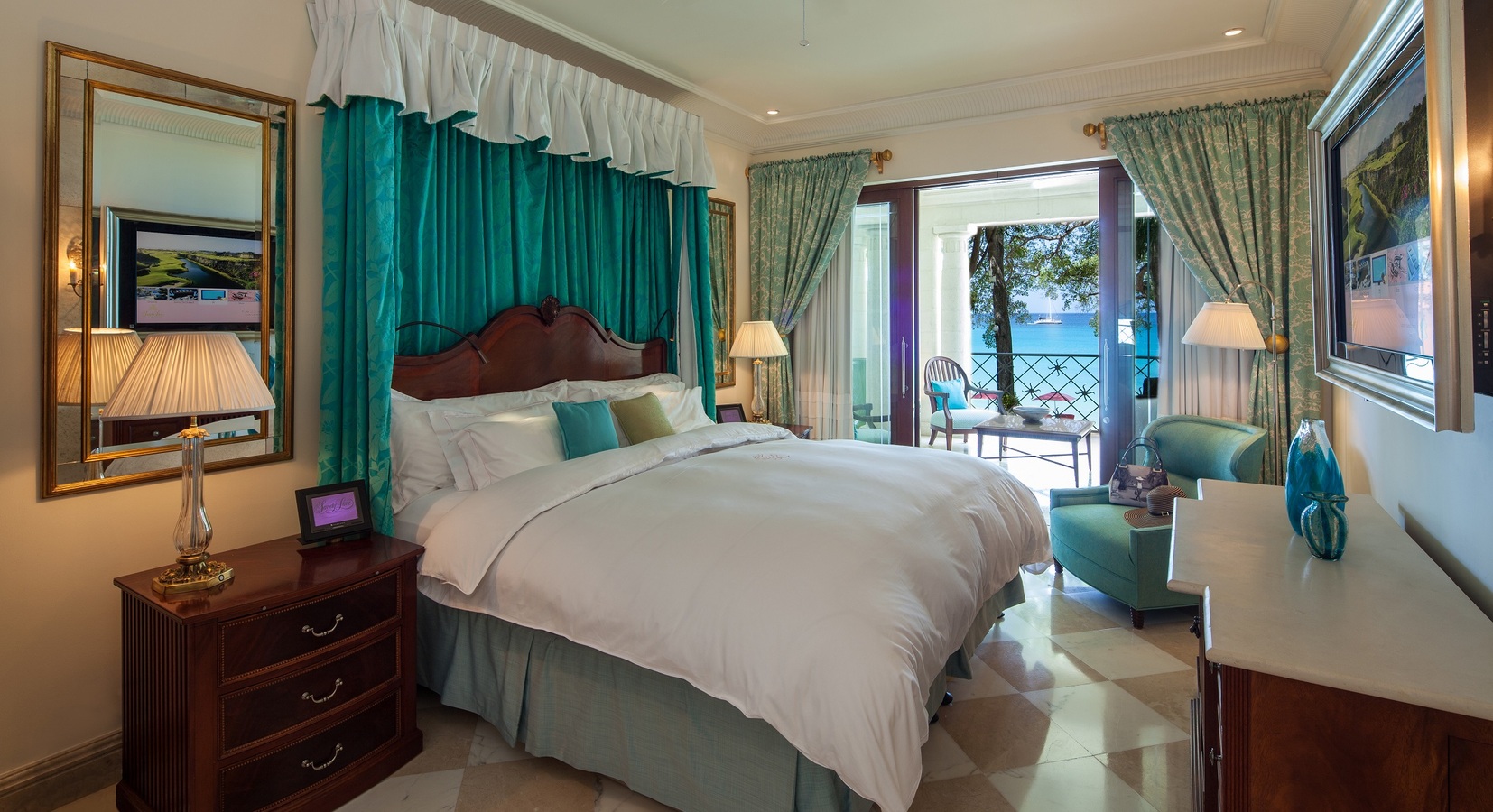 Luxury Dolphin Suite Master Bedroom