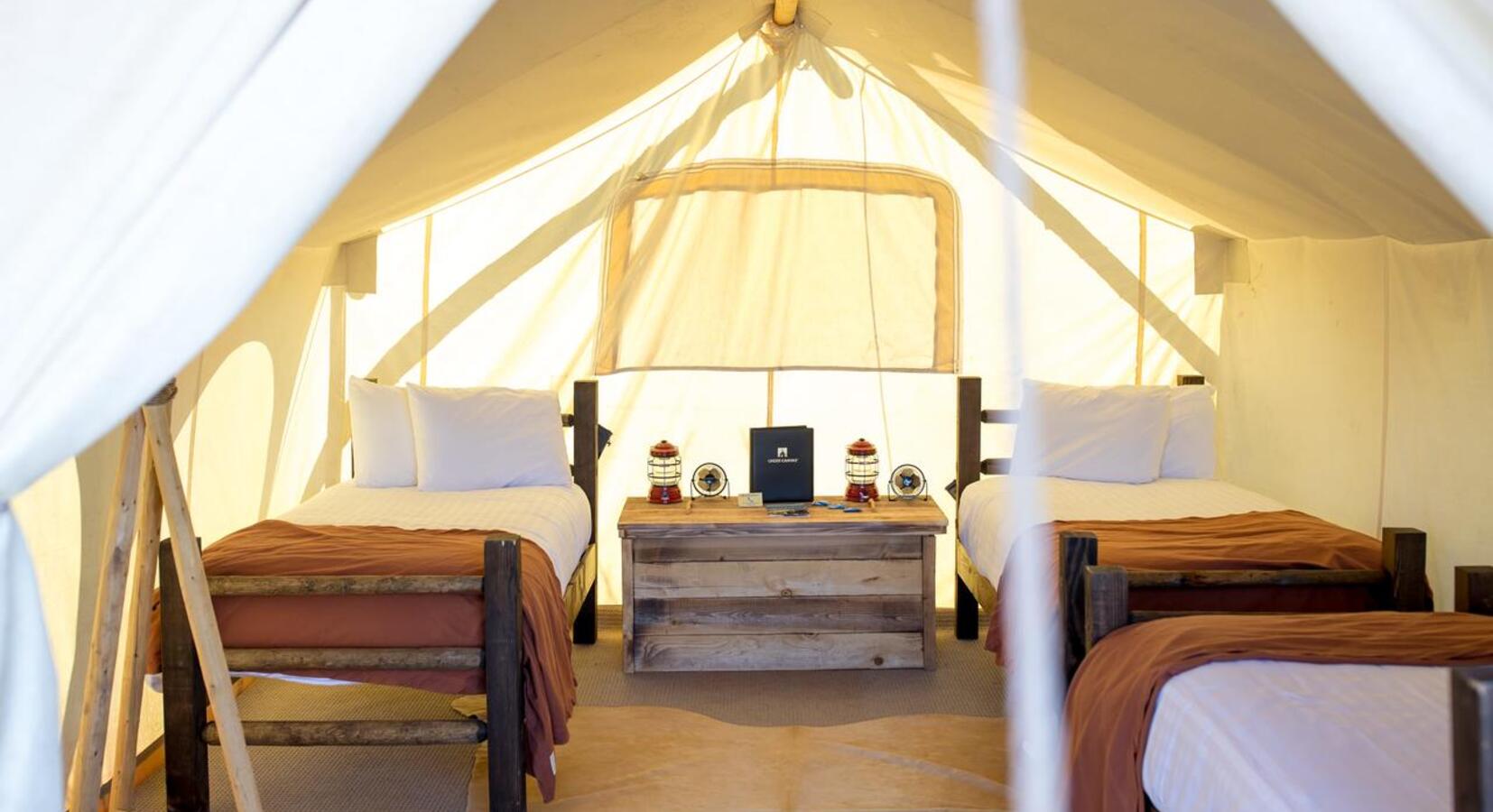 Safari tent