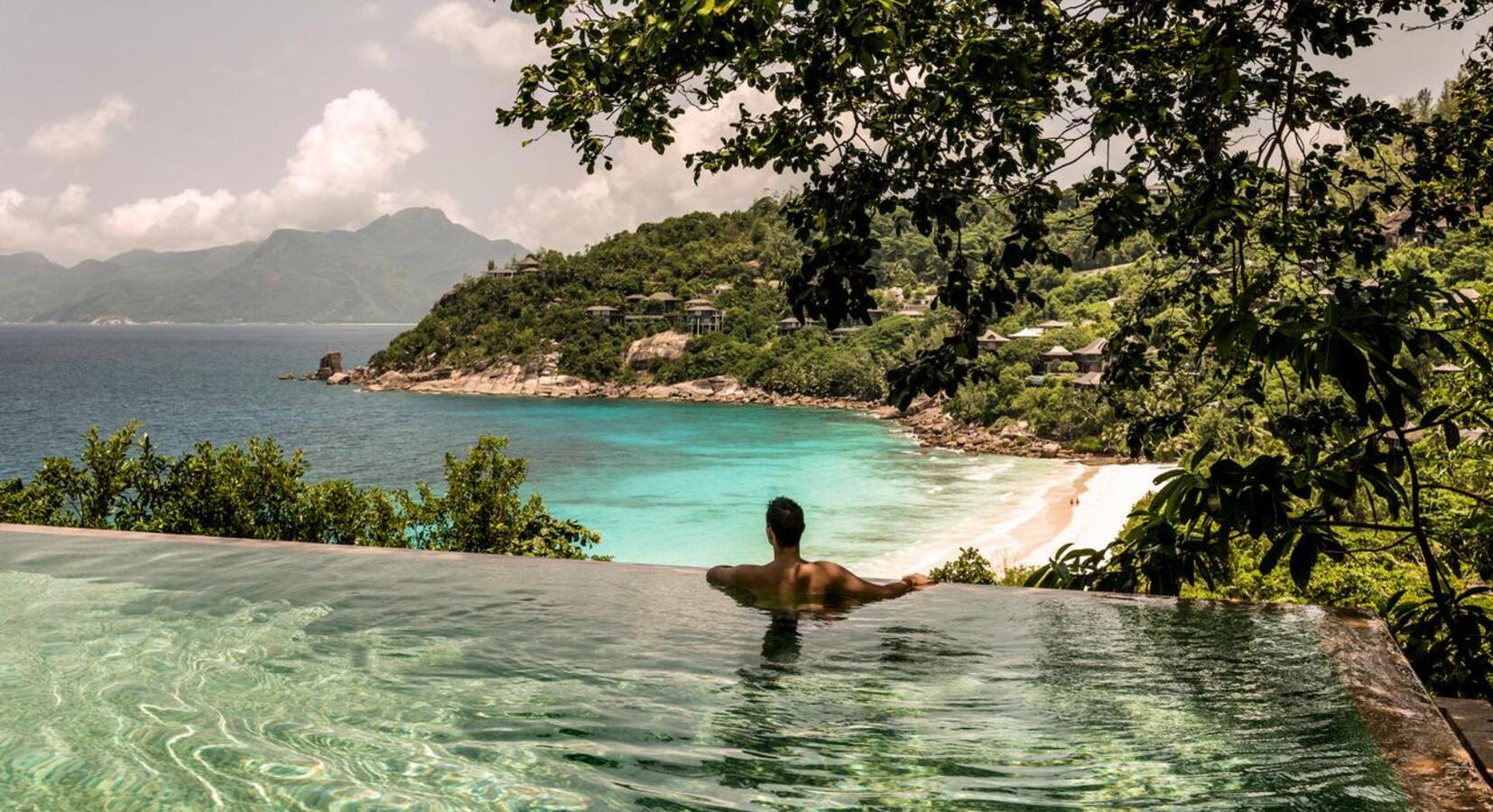 Hotel infinity pool