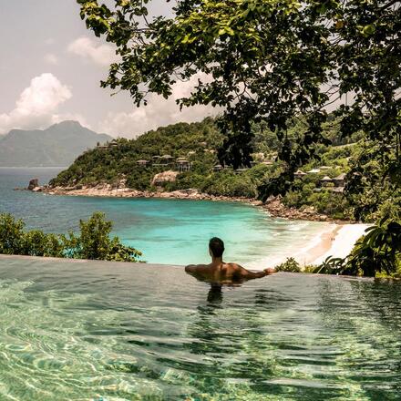 Hotel infinity pool