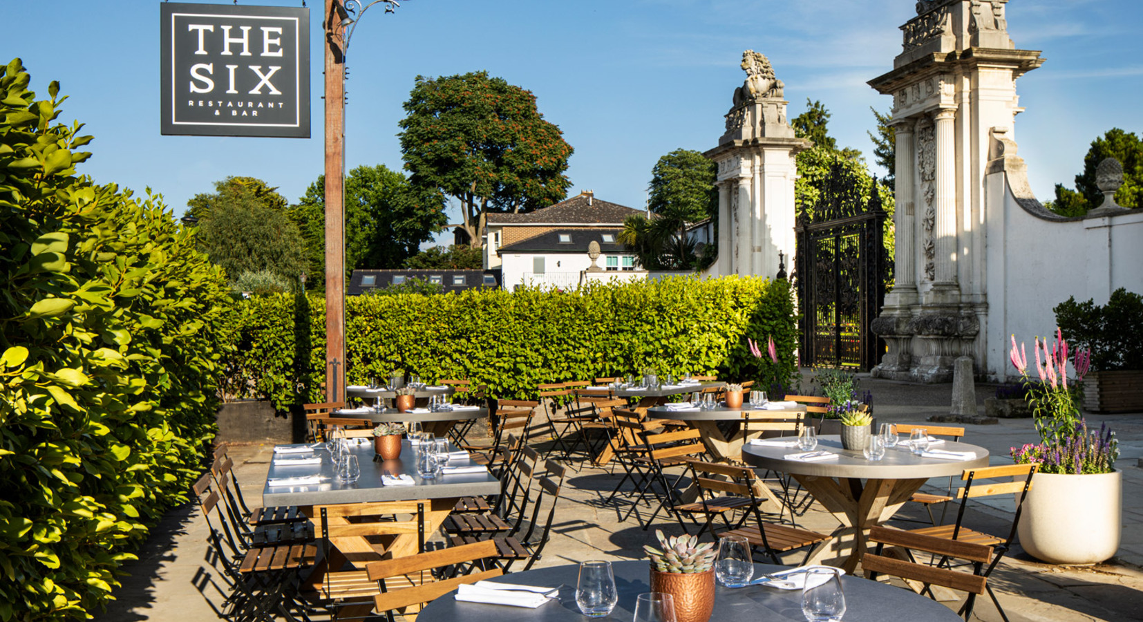 Al Fresco Dining