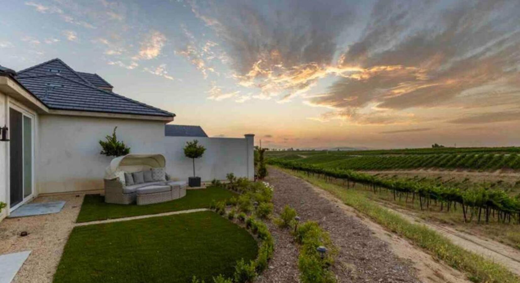 Private Garden with Vineyard View