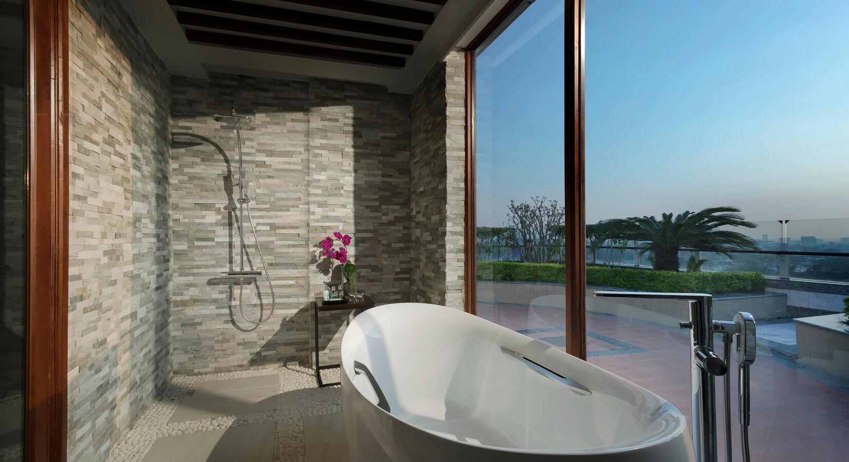 Lake View Bathtub