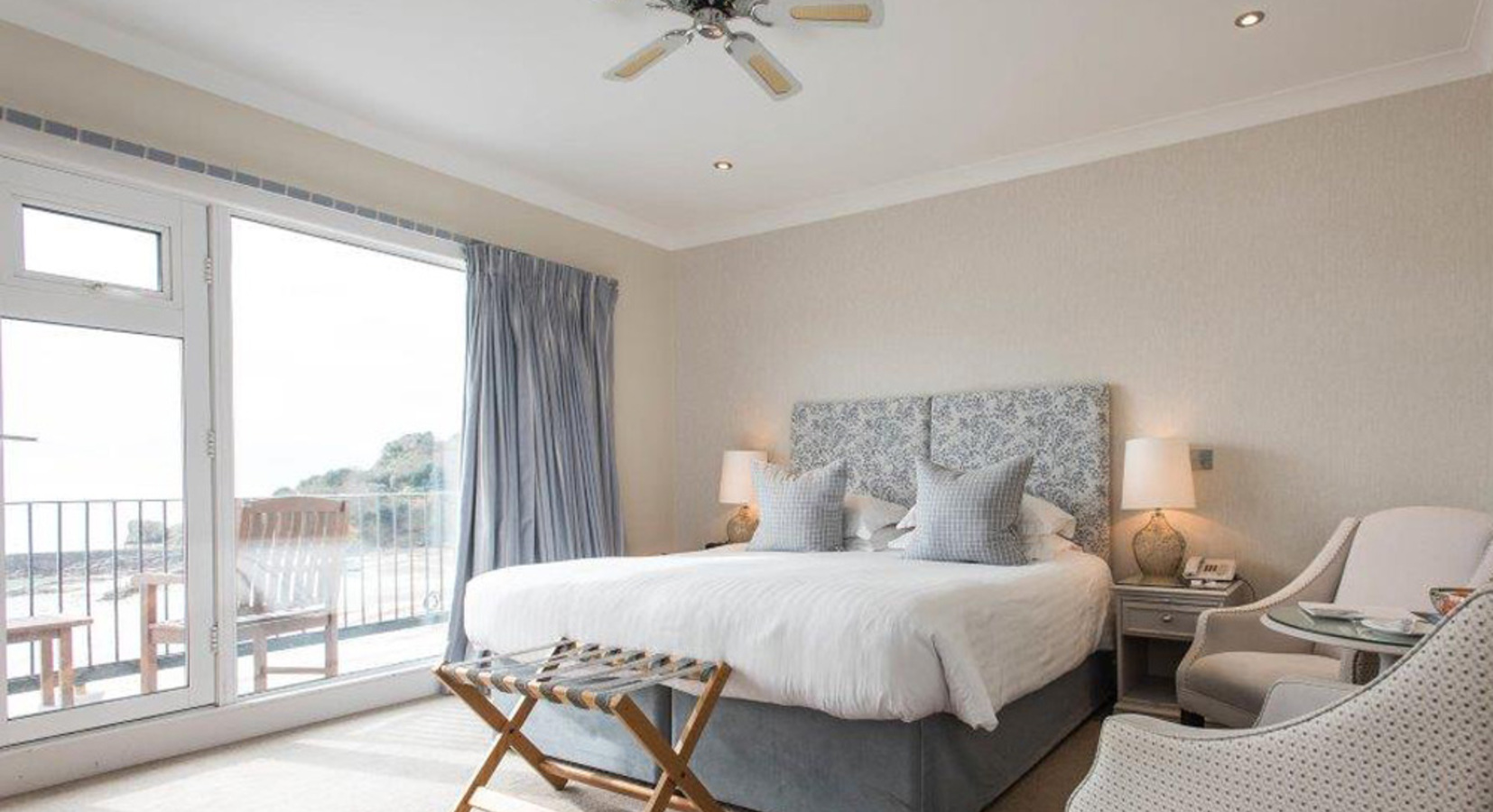 Guest Room with Sea View Balcony