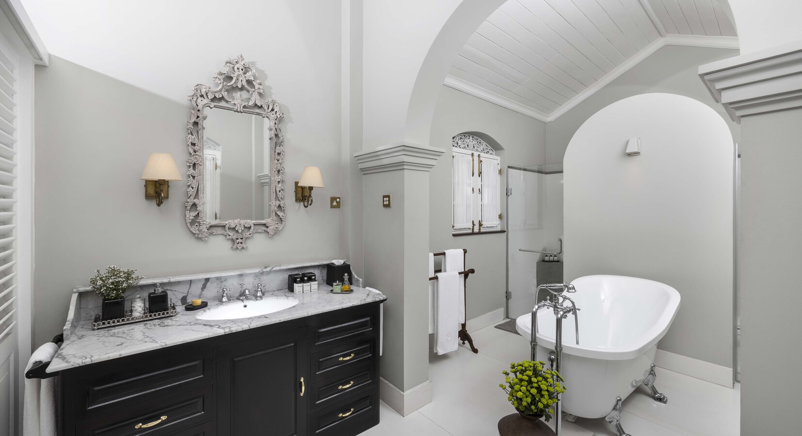 Annapuranie Master Suite Bathroom