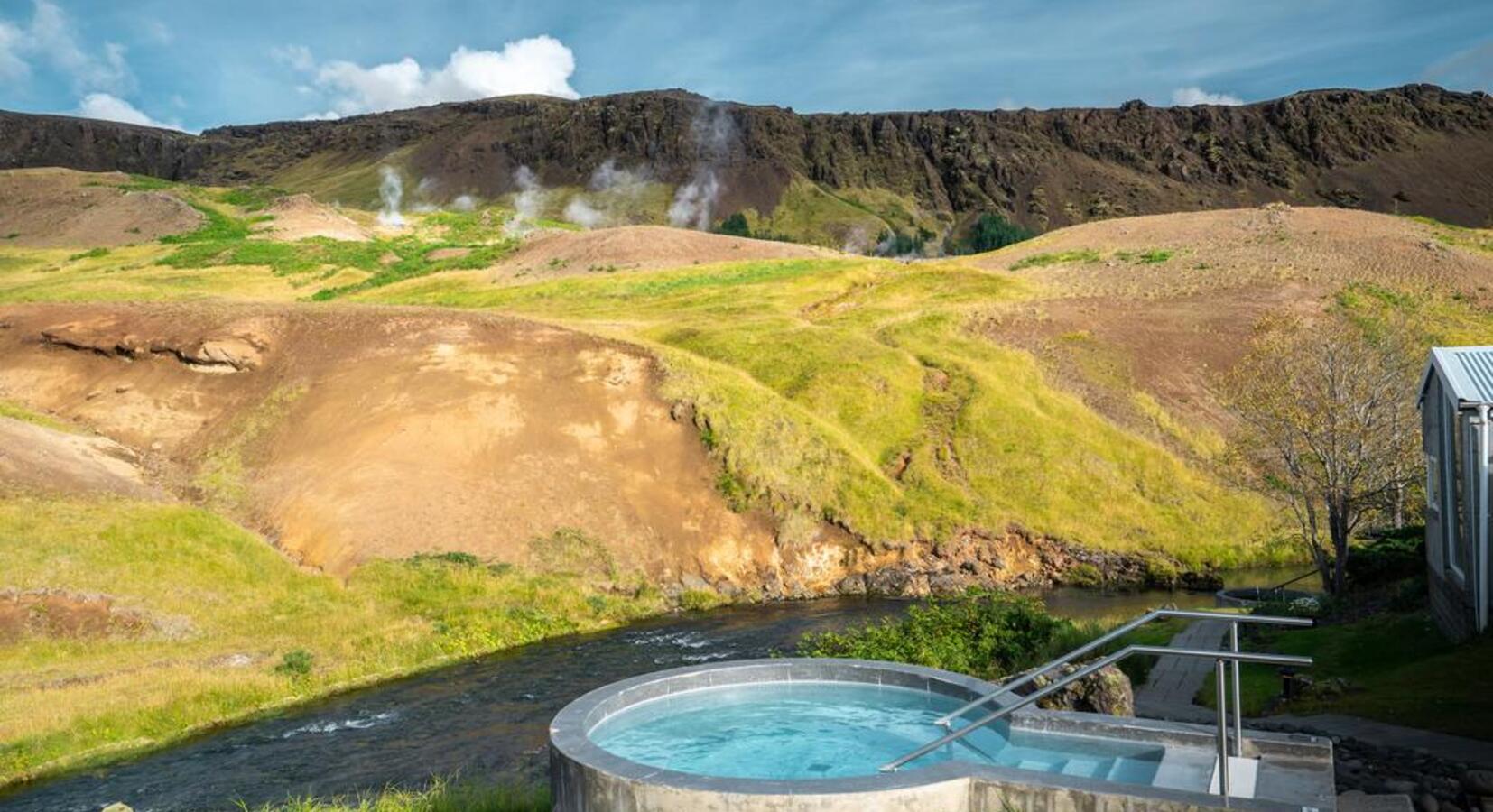 Outdoor Jacuzzi 