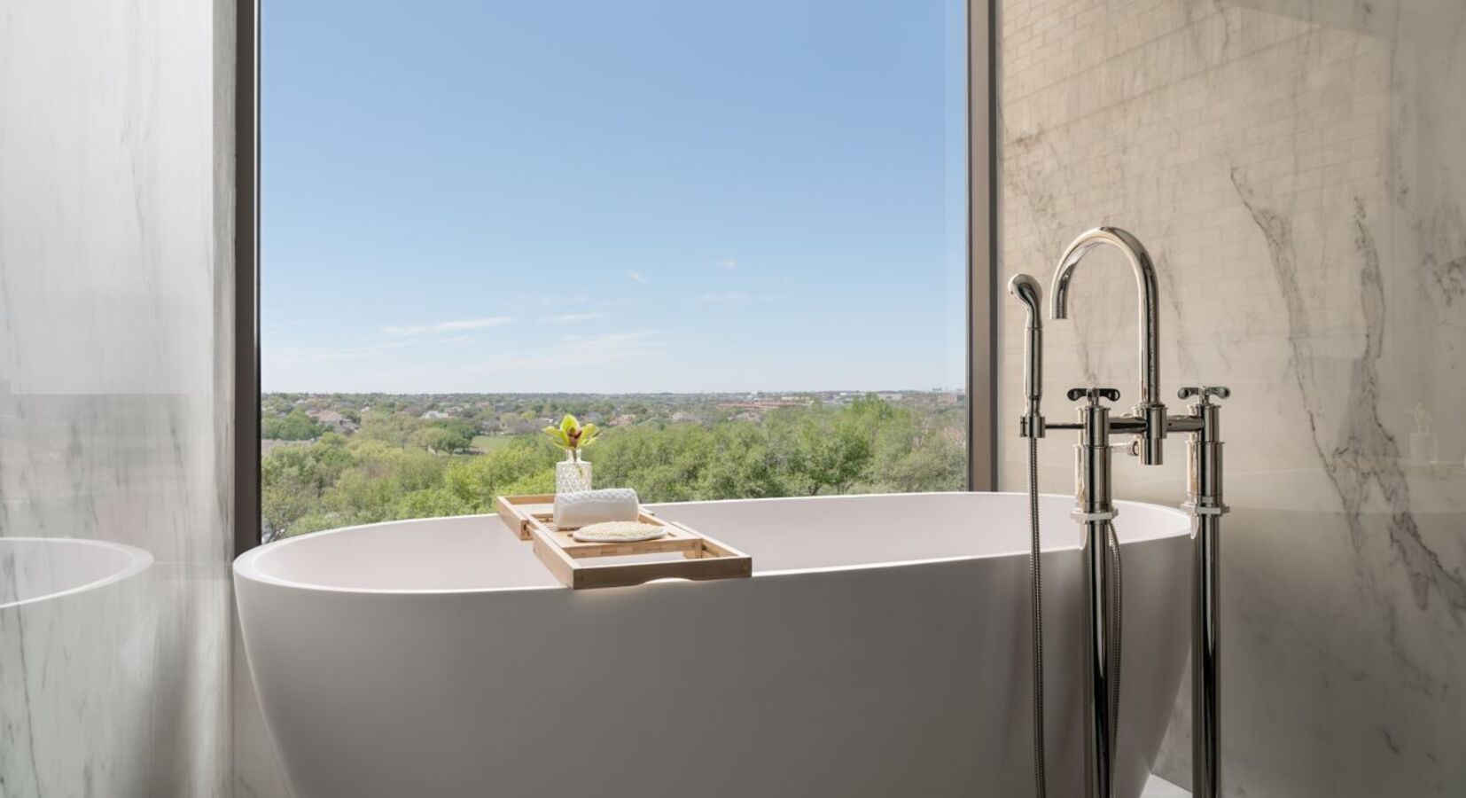 Ritz Carlton Suite Bathroom