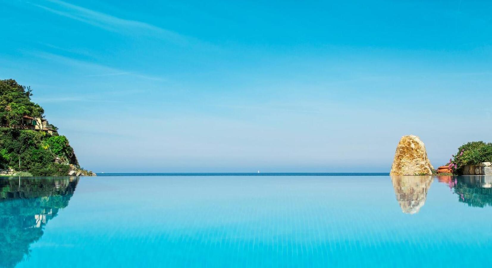 Hotel infinity pool