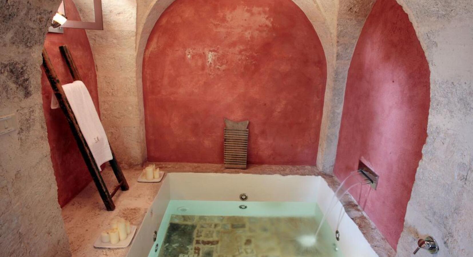 Suite with sunken bath