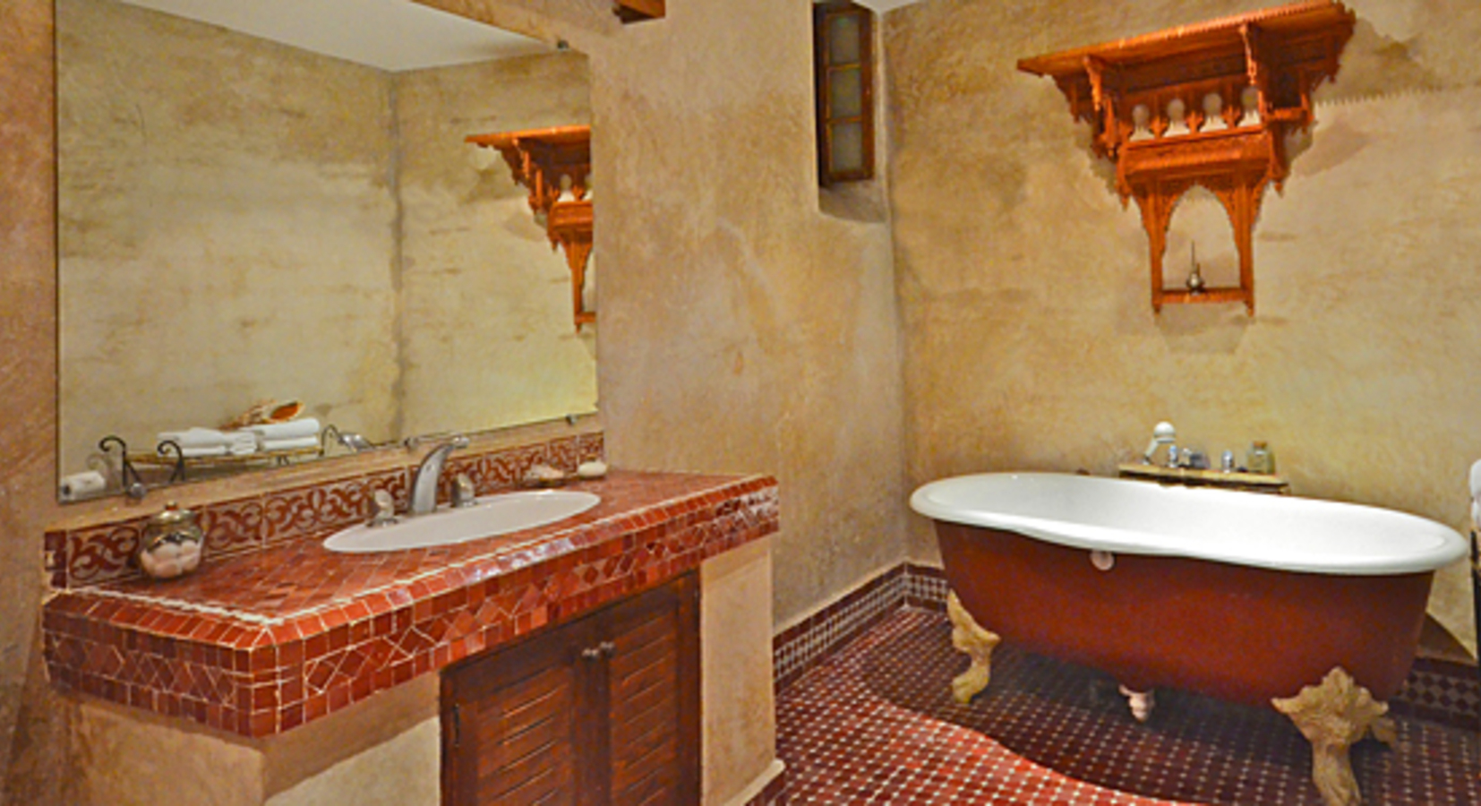 Roumana Suite Bathroom