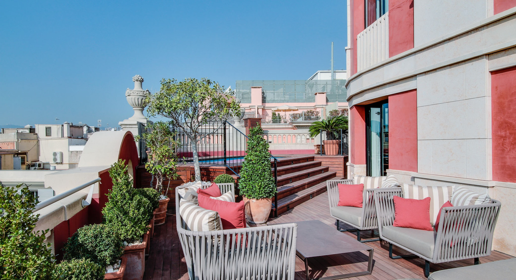 Guest Suite with terrace and private pool