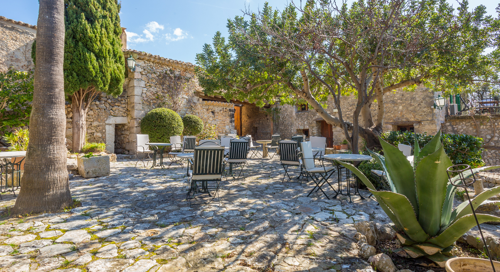 Courtyard for breakfast and lunch