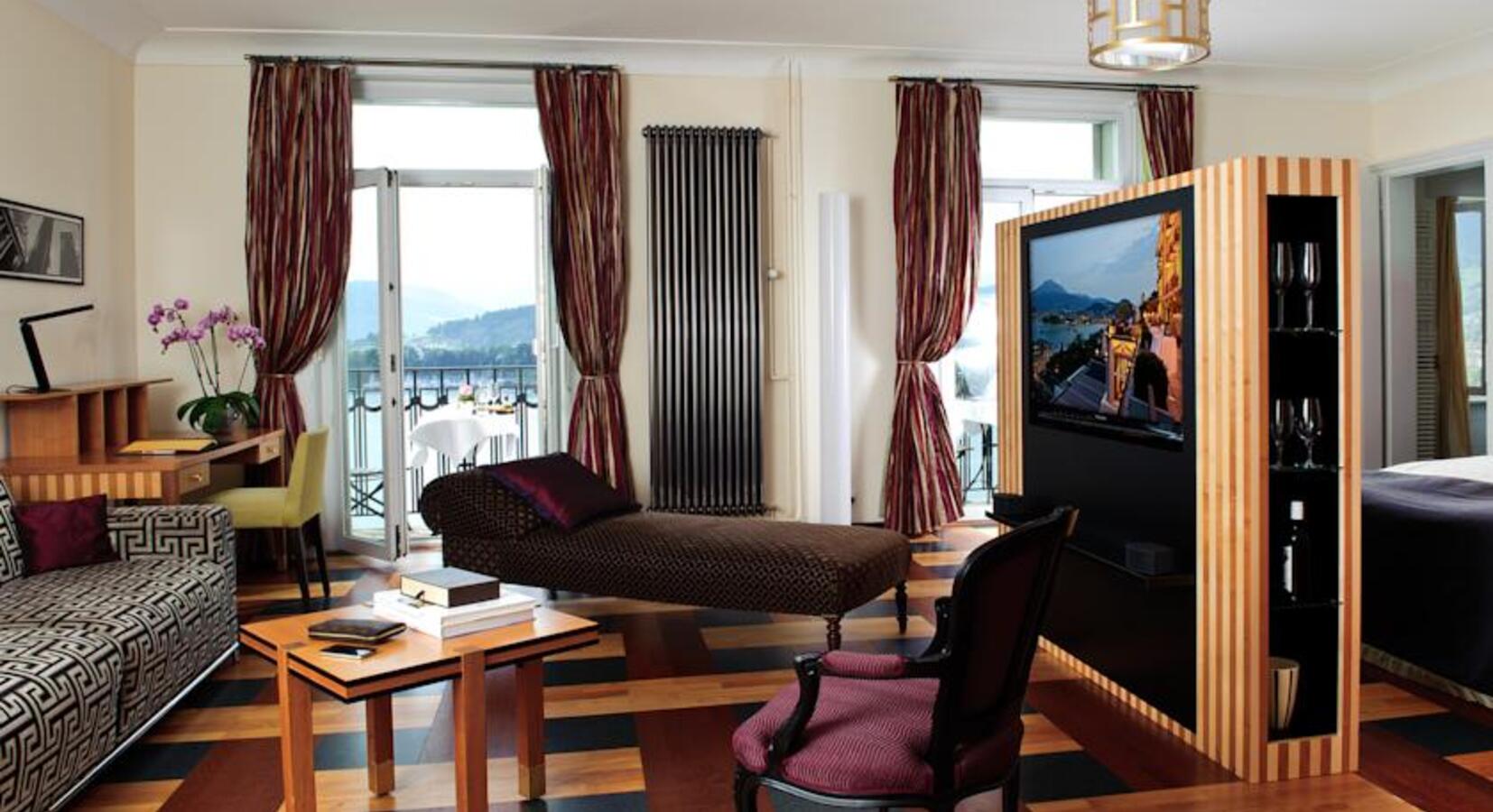 Junior Suite with Lake or City View