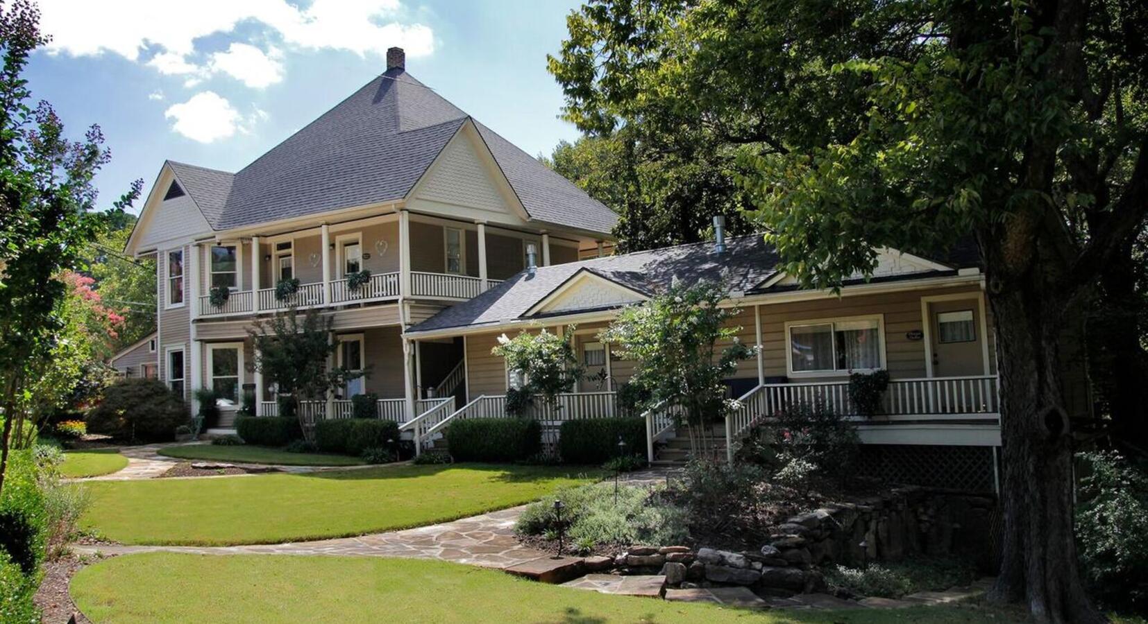 Photo of Heartstone Inn & Cottages