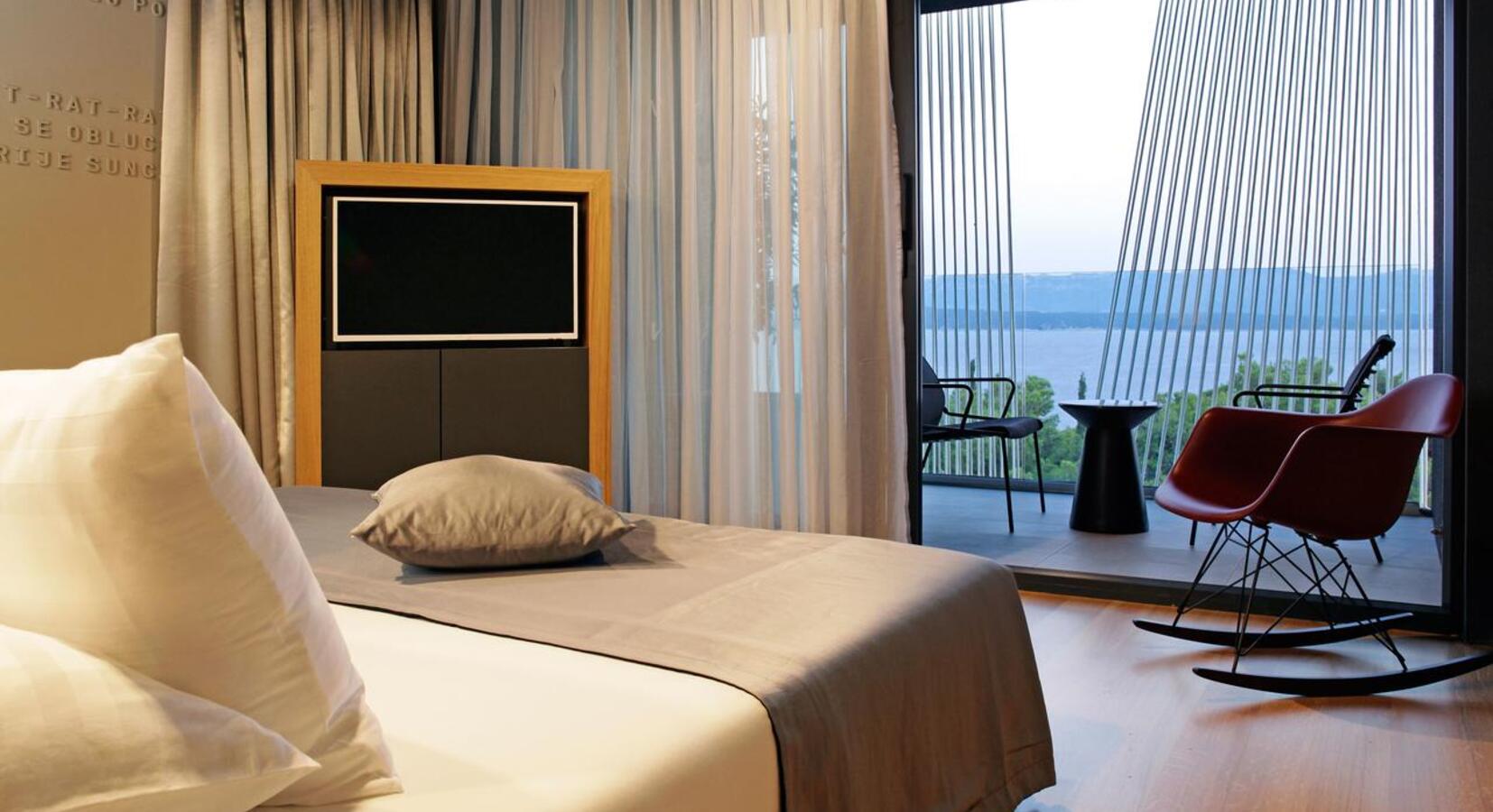 Deluxe Double Room with Balcony and Sea View