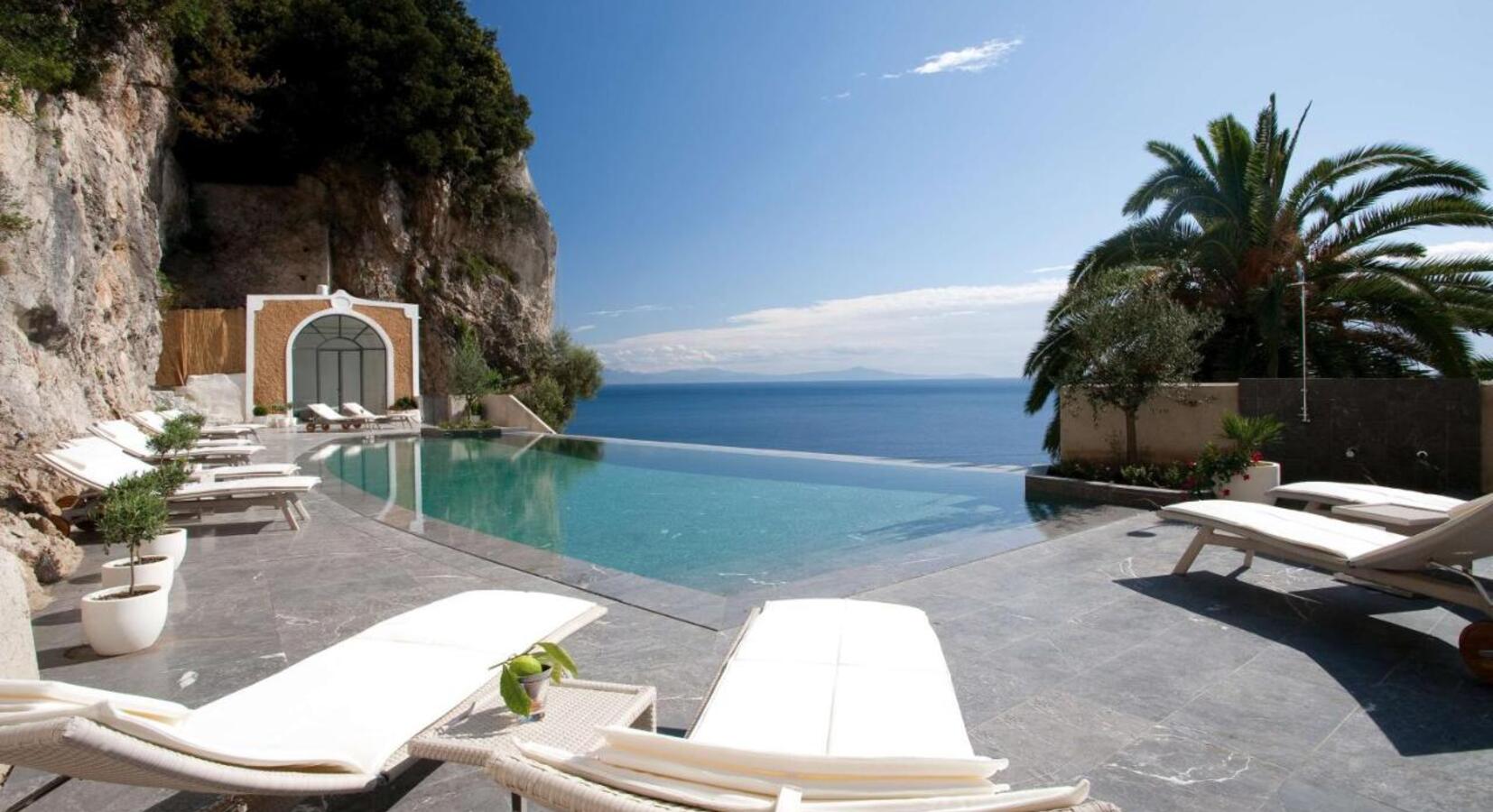 Infinity pool