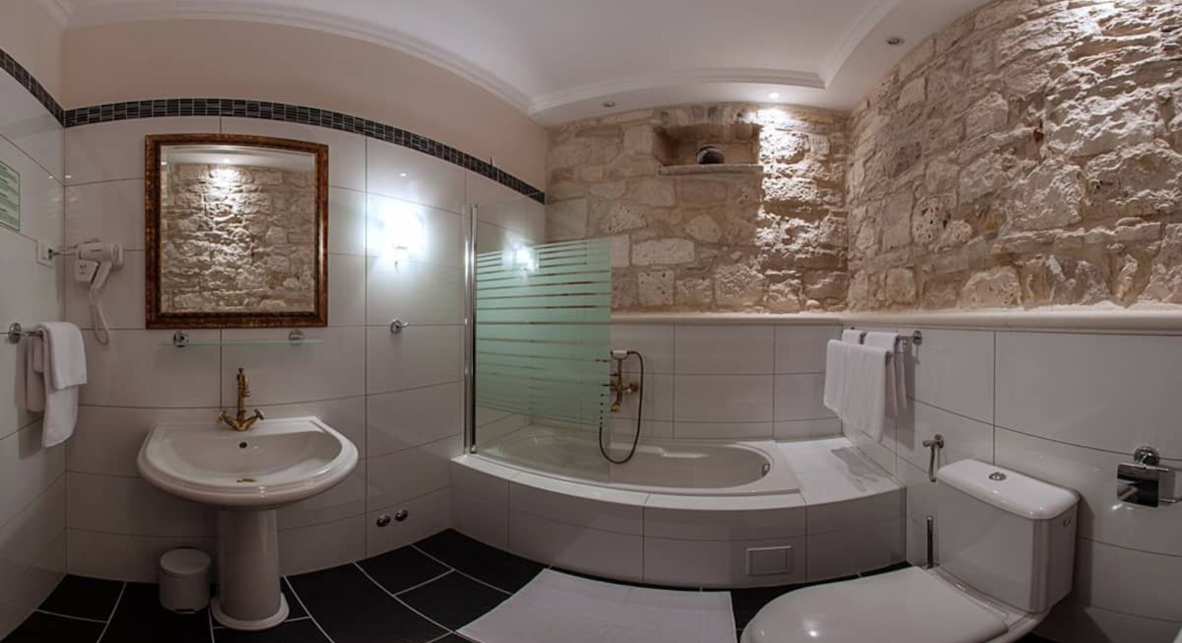 En Suite Bathroom