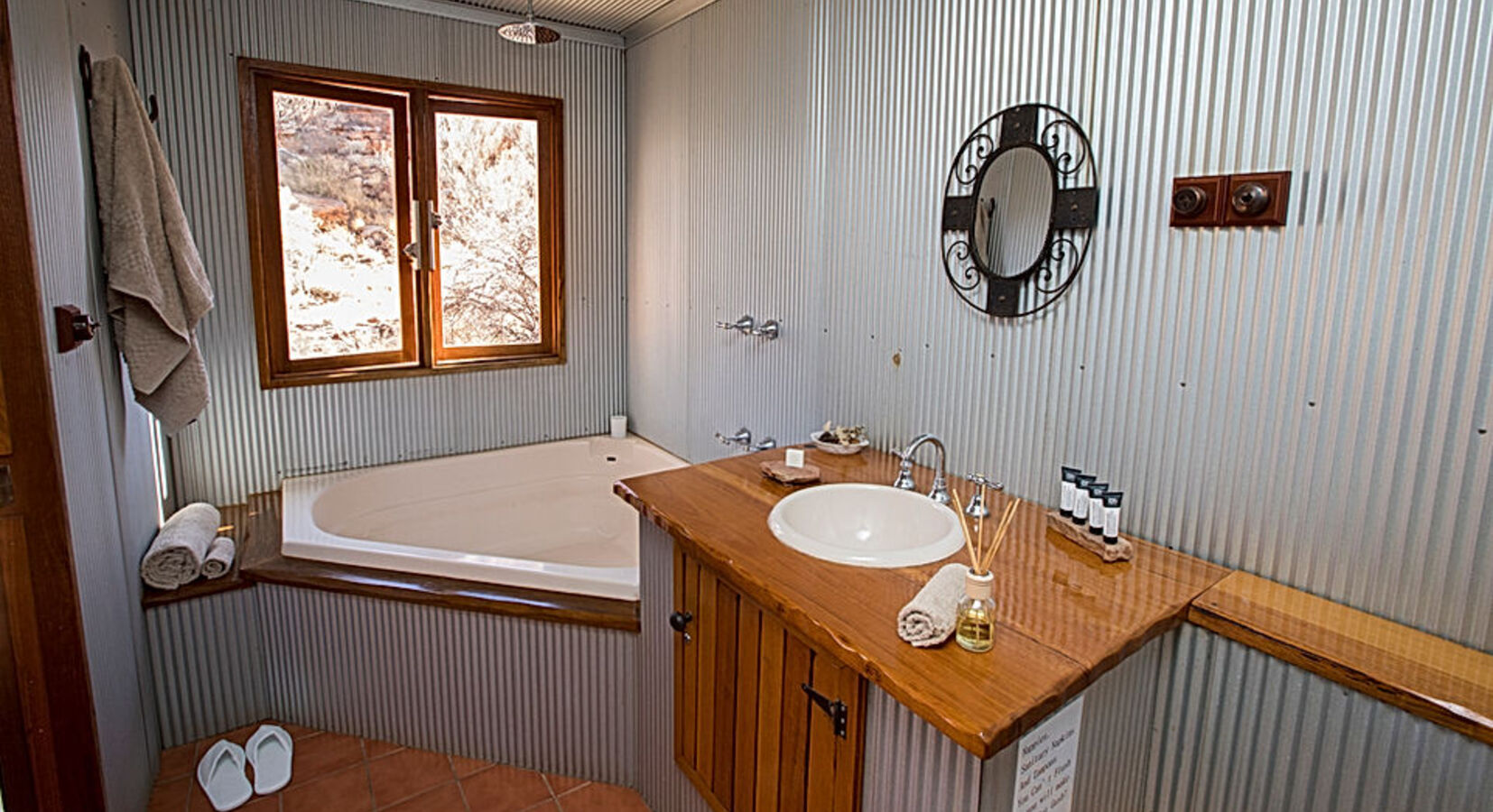 Timber Cottage Bathroom 