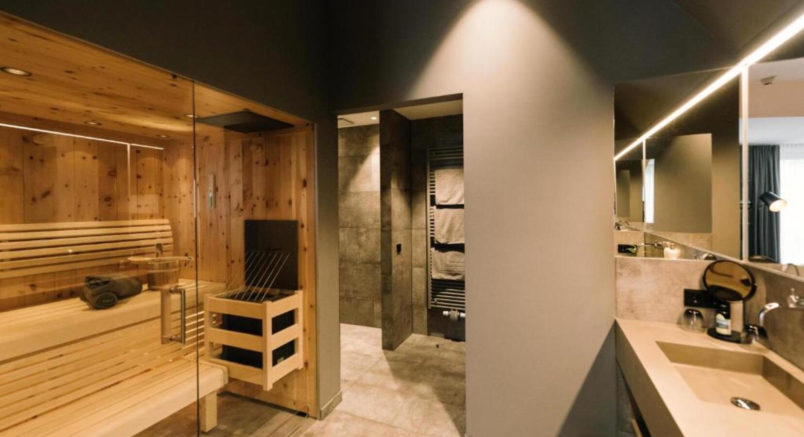 Deluxe Studio with Sauna