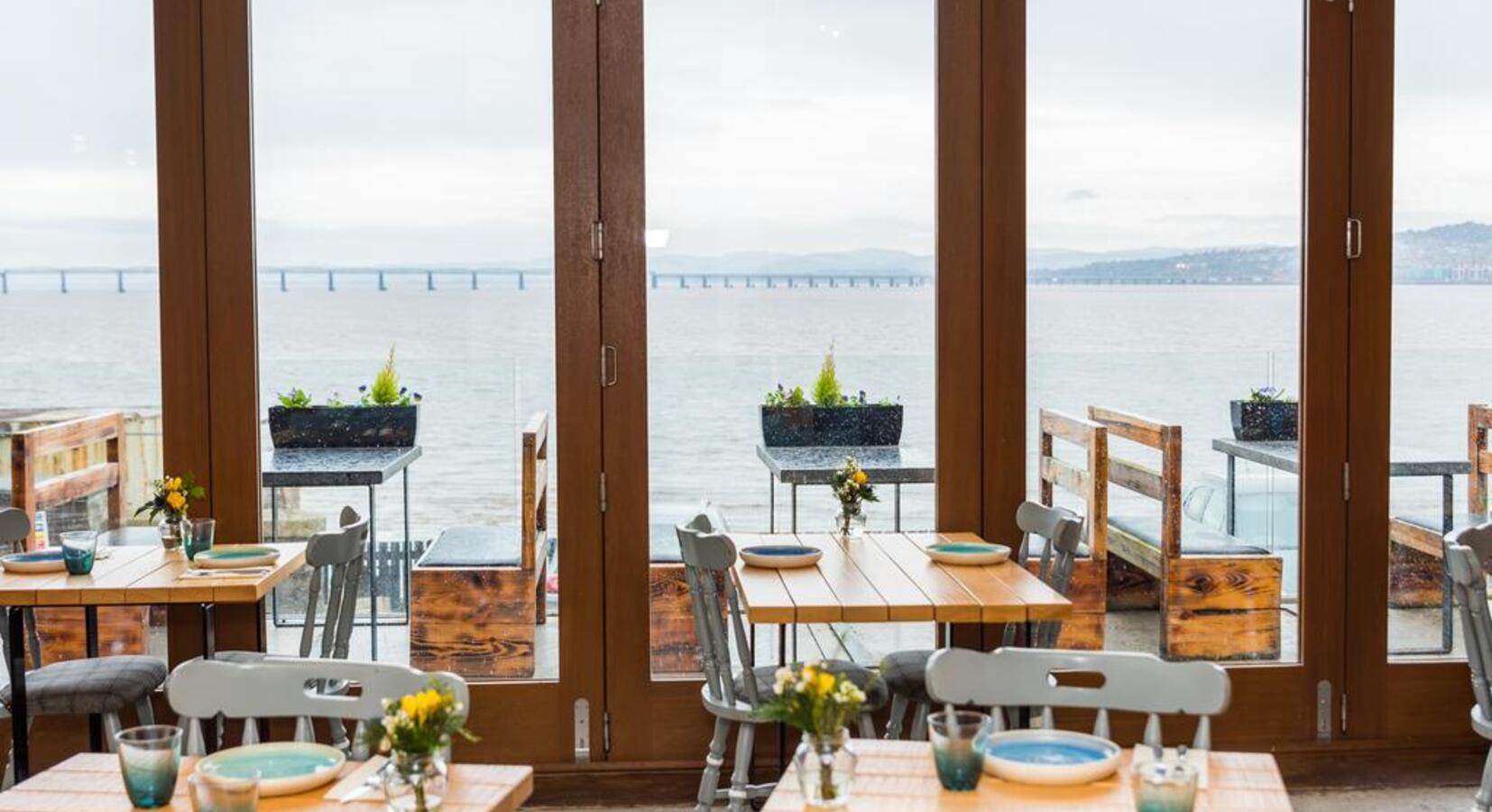 Restaurant and view over the Tay