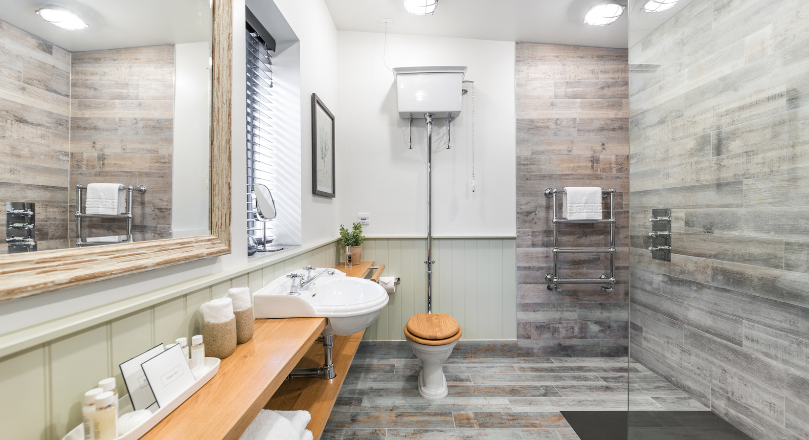 En-suite Bathroom in Victorian Garden Potting Shed Suites