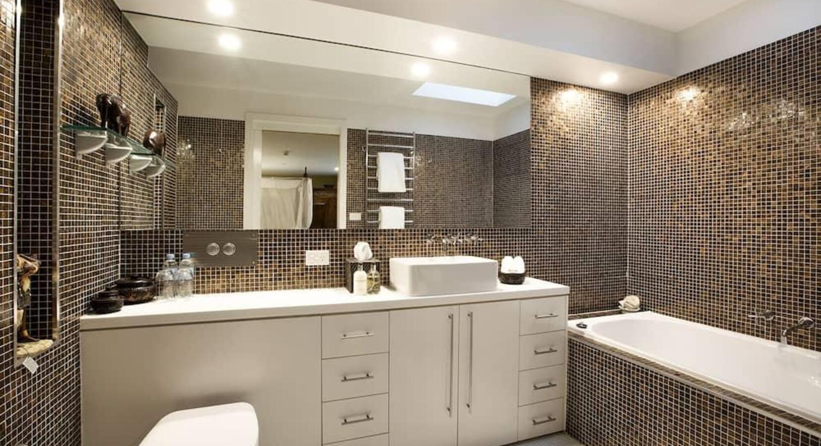 Bathroom with Tub