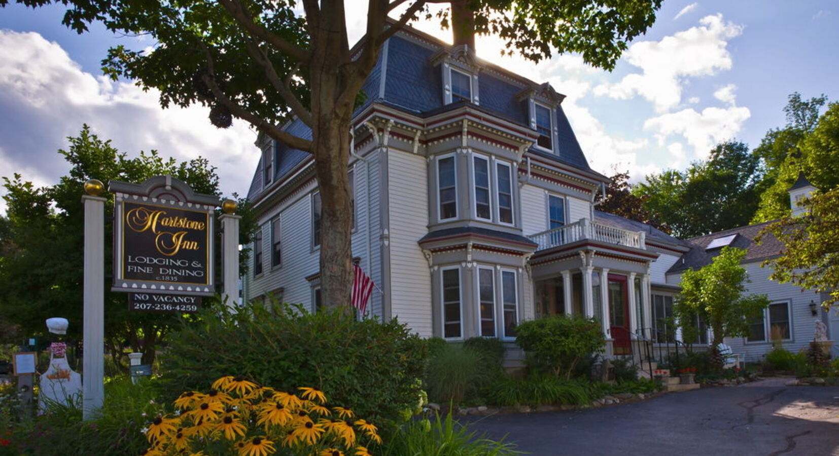 Photo of Hartstone Inn & Hideaway