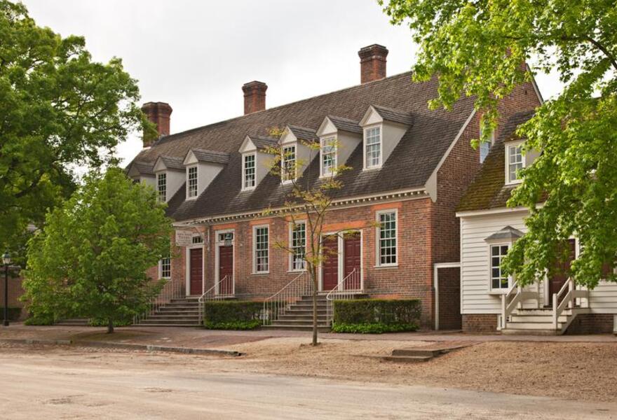 Williamsburg Colonial Houses