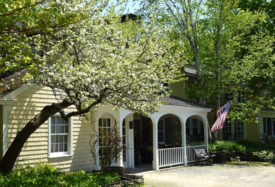 Deerhill Inn